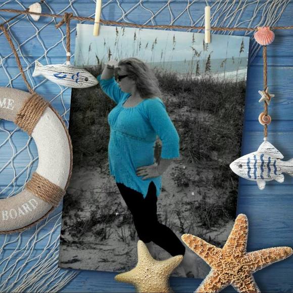 Meet your Posher, Lara - Picture 1 of 1